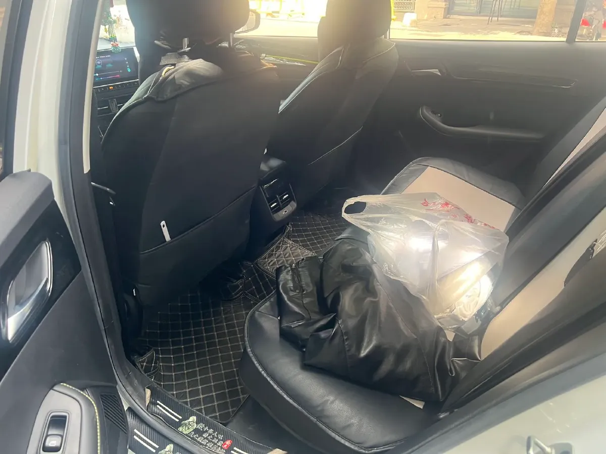 2021 Roewe i5 1.5L 120HP L4 CVT,autocango,china used car exporter,china ev exporter,chinese used car exporter,chinese used ev exporter