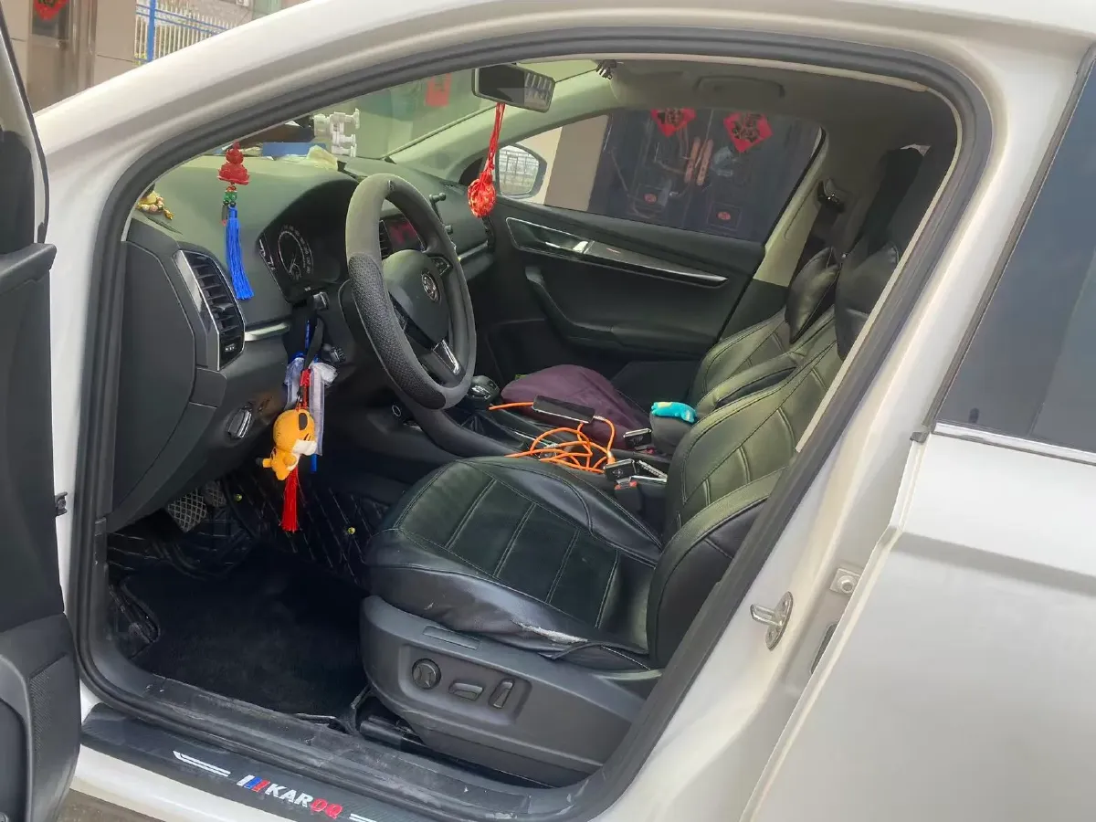 2020 Skoda Karoq 1.4T 150HP L4 7DCT,autocango,china used car exporter,china ev exporter,chinese used car exporter,chinese used ev exporter