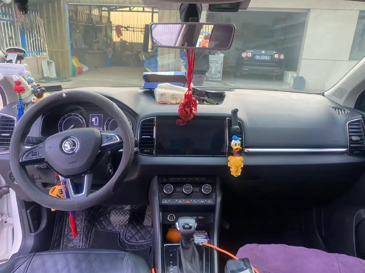 2020 Skoda Karoq 1.4T 150HP L4 7DCT,autocango,china used car exporter,china ev exporter,chinese used car exporter,chinese used ev exporter