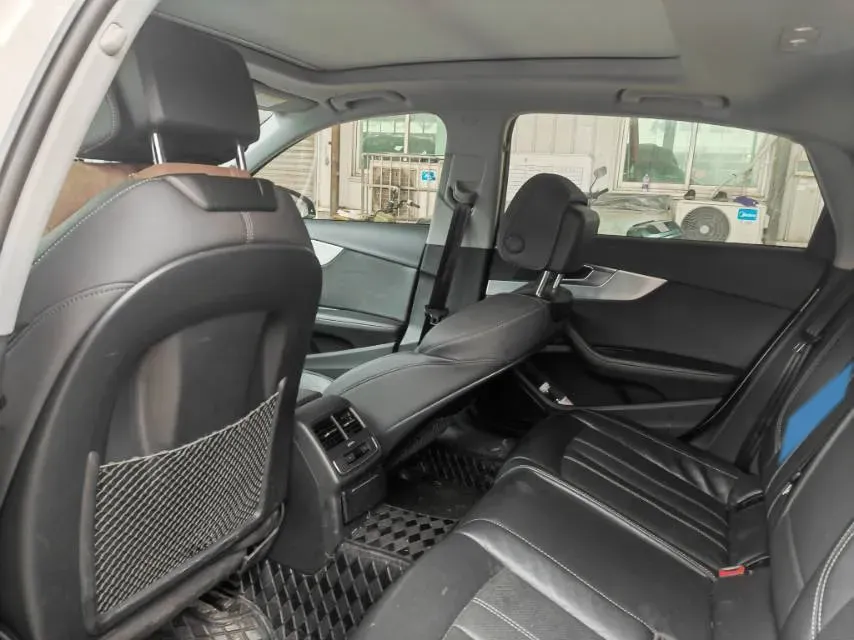 2023 Audi A4L 2.0T 190HP L4 7DCT,autocango,china used car exporter,china ev exporter,chinese used car exporter,chinese used ev exporter