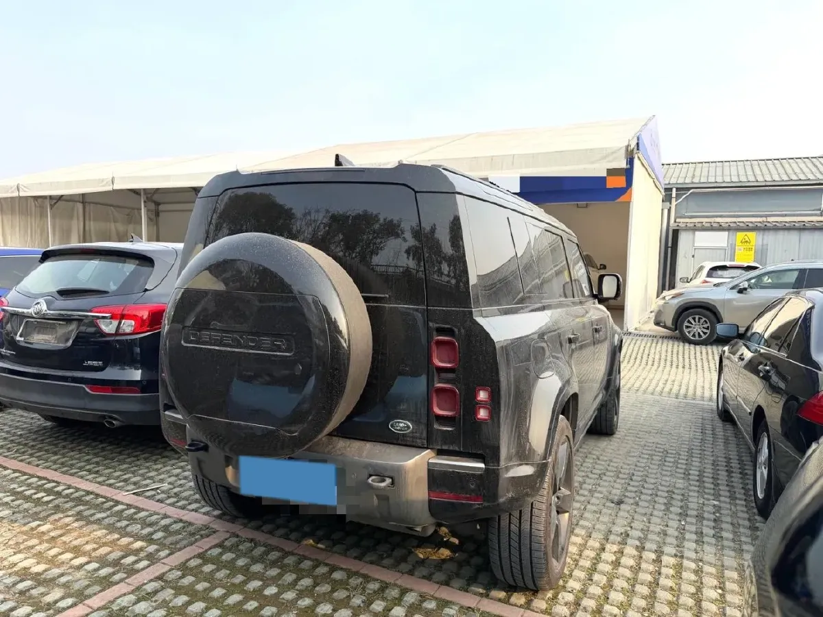 2025 Land Rover Defender 3.0T 400HP L6 8AT,autocango,china used car exporter,china ev exporter,chinese used car exporter,chinese used ev exporter