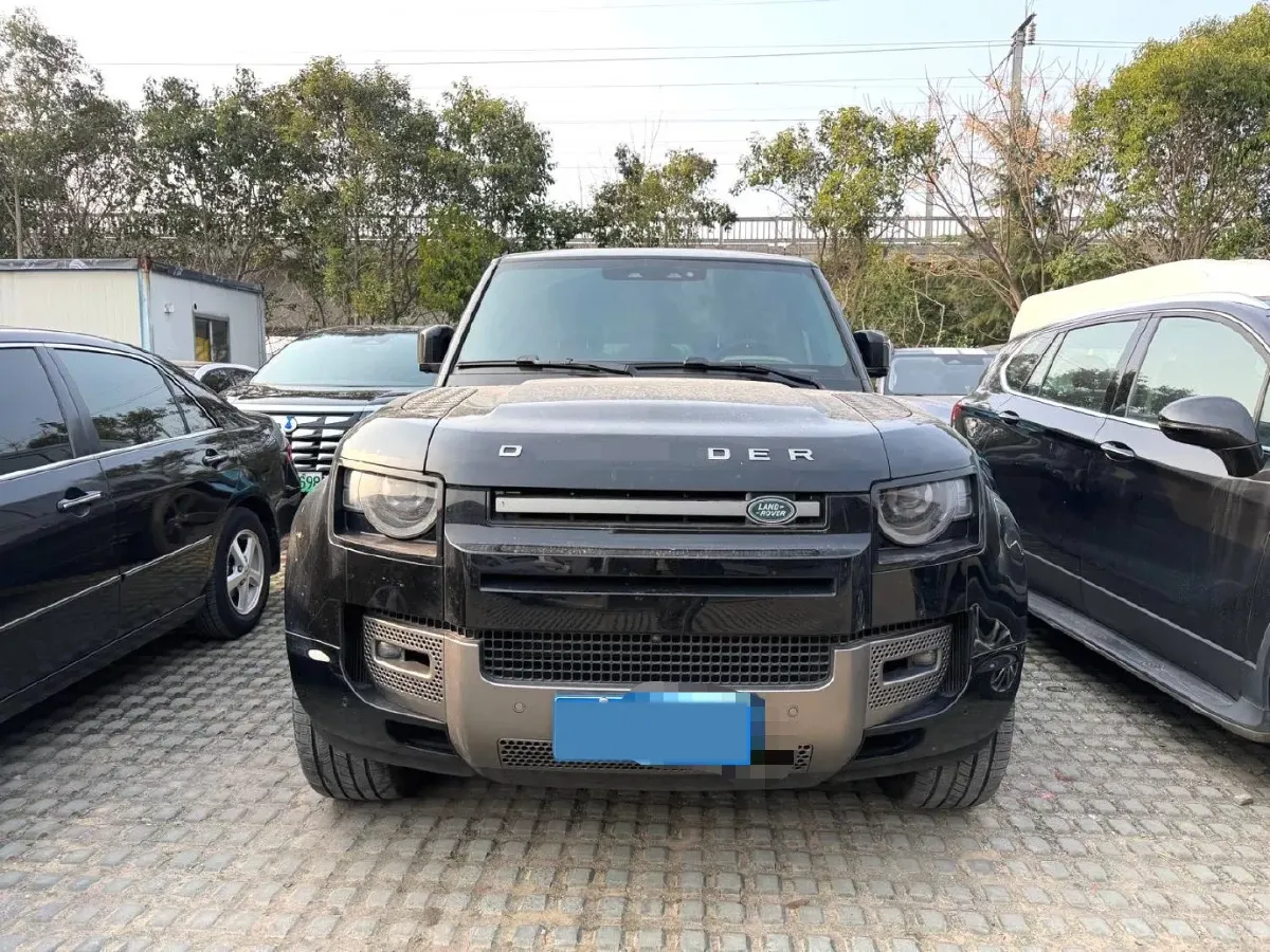 2025 Land Rover Defender 3.0T 400HP L6 8AT,autocango,china used car exporter,china ev exporter,chinese used car exporter,chinese used ev exporter