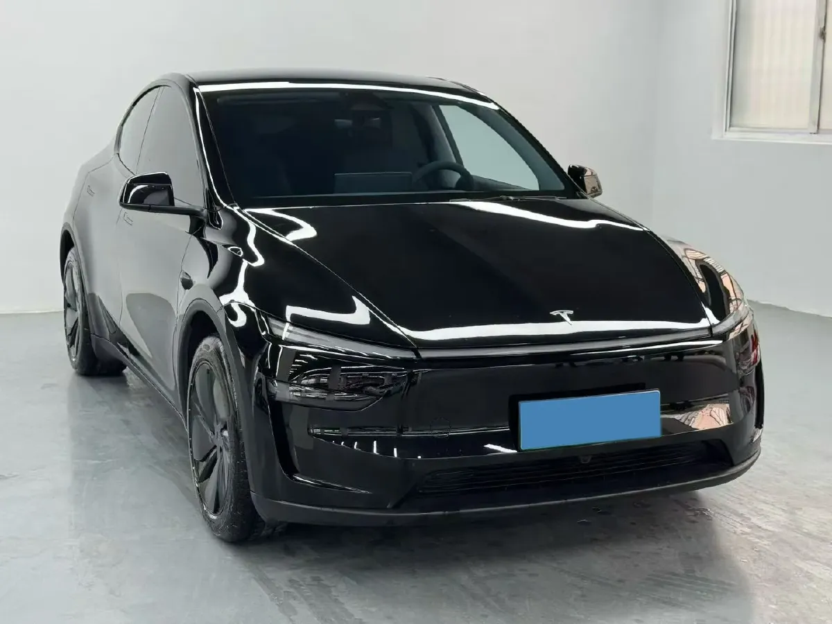 2025 Tesla Model Y BEV 62.5KWH,autocango,china used car exporter,china ev exporter,chinese used car exporter,chinese used ev exporter