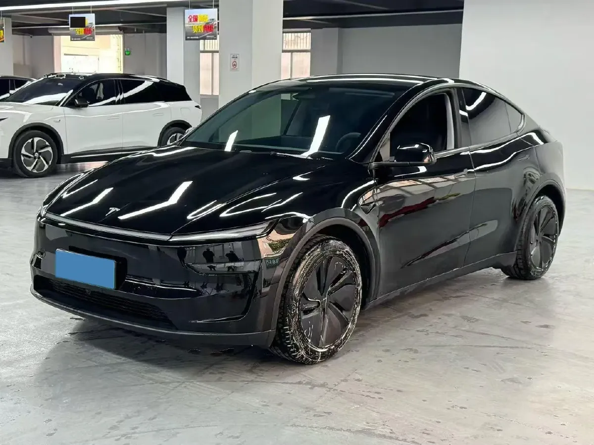 2025 Tesla Model Y BEV 62.5KWH,autocango,china used car exporter,china ev exporter,chinese used car exporter,chinese used ev exporter