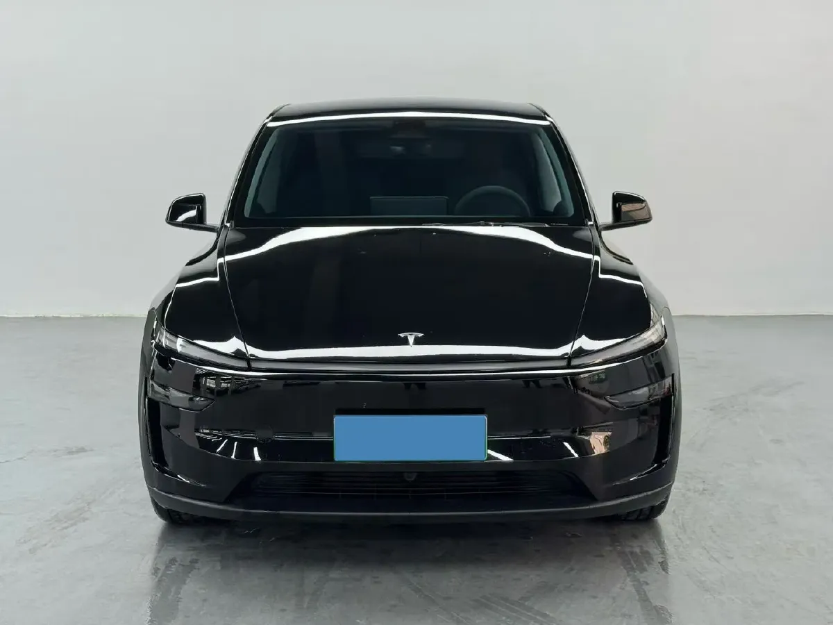 2025 Tesla Model Y BEV 62.5KWH,autocango,china used car exporter,china ev exporter,chinese used car exporter,chinese used ev exporter