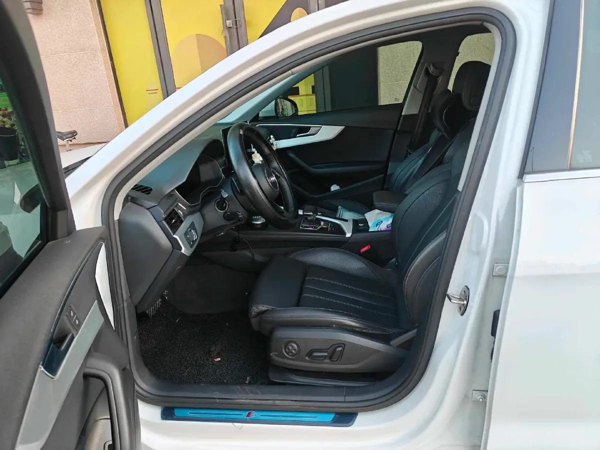 2020 Audi A4L 2.0T 190HP L4 7DCT,autocango,china used car exporter,china ev exporter,chinese used car exporter,chinese used ev exporter