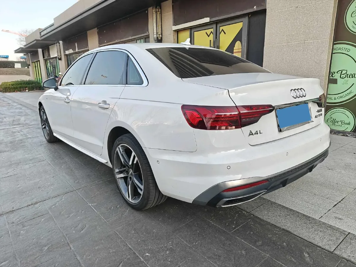 2020 Audi A4L 2.0T 190HP L4 7DCT,autocango,china used car exporter,china ev exporter,chinese used car exporter,chinese used ev exporter