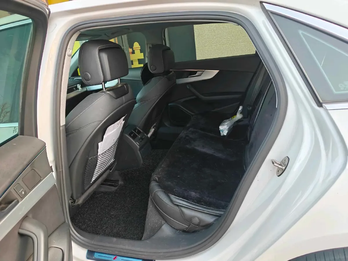 2020 Audi A4L 2.0T 190HP L4 7DCT,autocango,china used car exporter,china ev exporter,chinese used car exporter,chinese used ev exporter