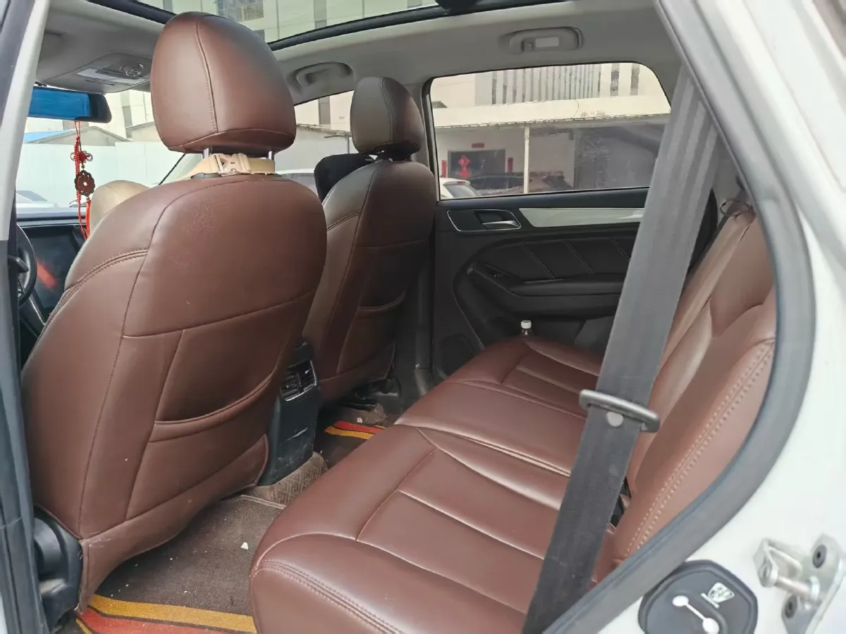 2020 Roewe i6 1.5T 169HP L4 7DCT,autocango,china used car exporter,china ev exporter,chinese used car exporter,chinese used ev exporter