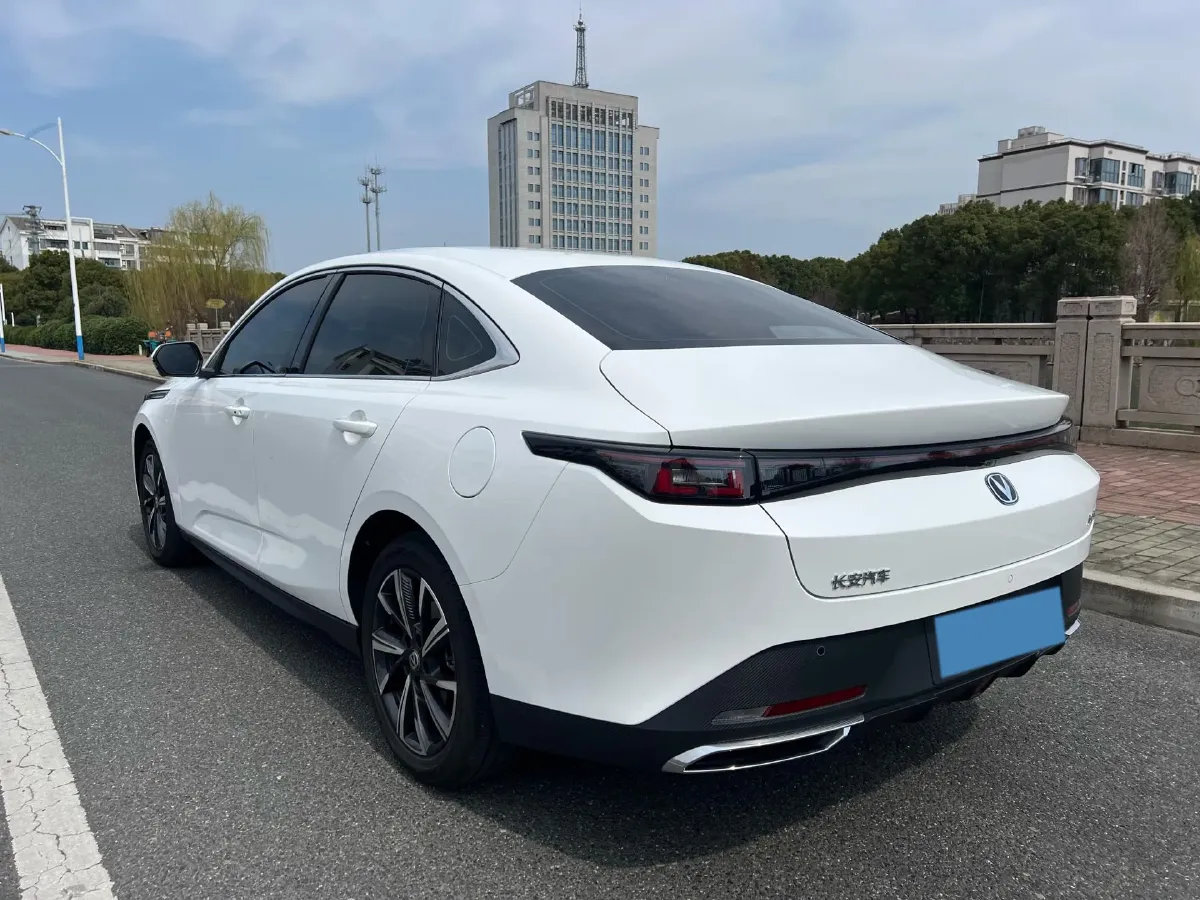 2025 ChangAn Eado 1.5T 192HP L4 7DCT,autocango,china used car exporter,china ev exporter,chinese used car exporter,chinese used ev exporter