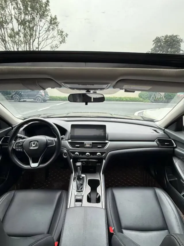 2022 Honda Accord 1.5T 194HP L4 CVT,autocango,china used car exporter,china ev exporter,chinese used car exporter,chinese used ev exporter