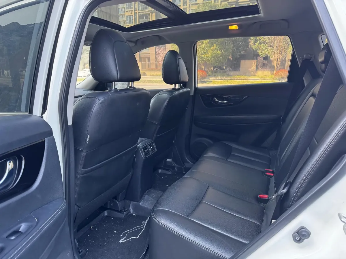 2021 Nissan X-Trail 2.0L 151HP L4 CVT,autocango,china used car exporter,china ev exporter,chinese used car exporter,chinese used ev exporter