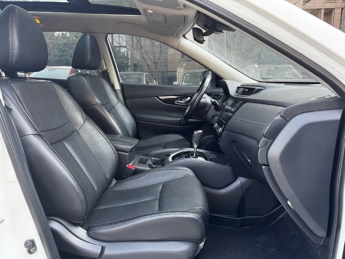 2021 Nissan X-Trail 2.0L 151HP L4 CVT,autocango,china used car exporter,china ev exporter,chinese used car exporter,chinese used ev exporter