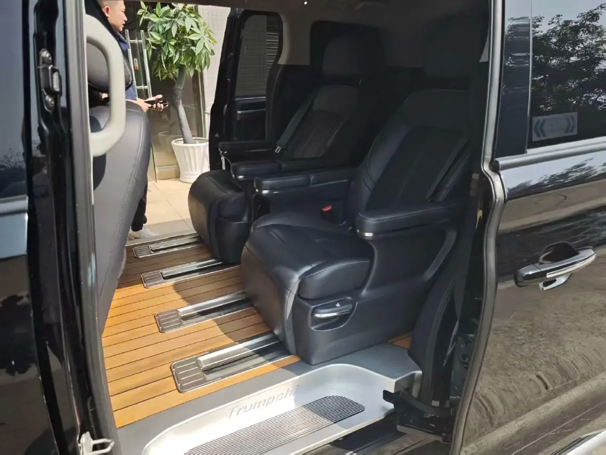 2021 GAC Trumpchi M8 2.0T 252HP L4 8AT,autocango,china used car exporter,china ev exporter,chinese used car exporter,chinese used ev exporter