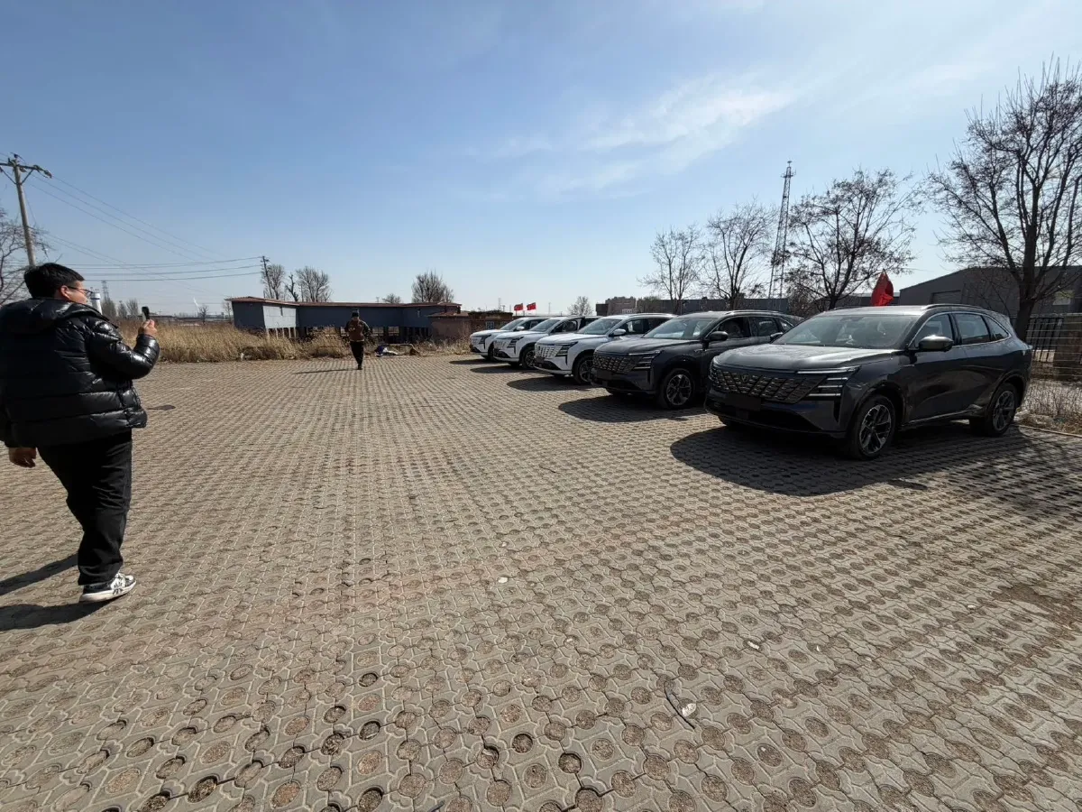 2025 ChangAn CS75 Plus 1.5T 192HP L4 8AT,autocango,china used car exporter,china ev exporter,chinese used car exporter,chinese used ev exporter