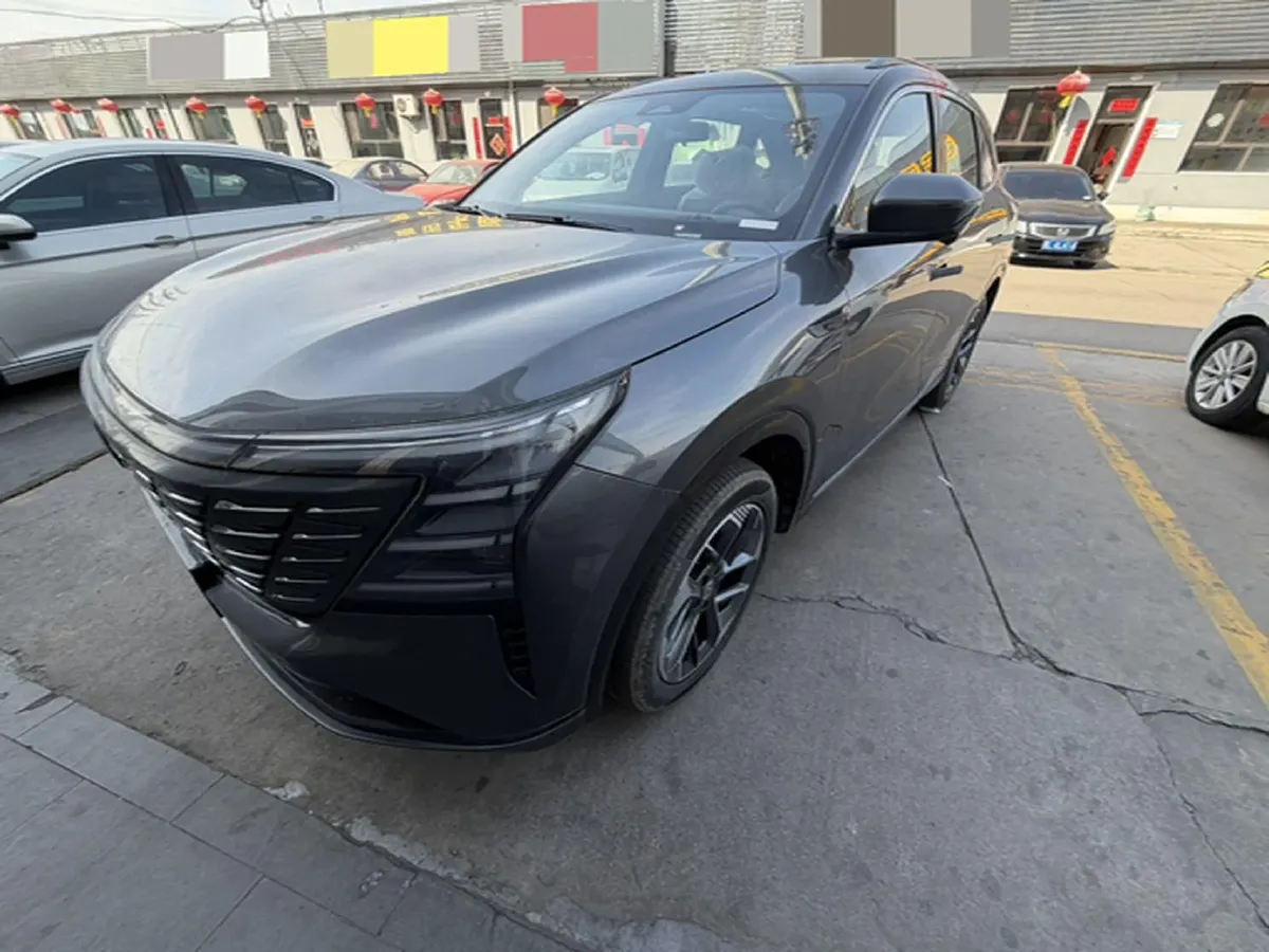 2025 ChangAn CS75 Plus 1.5T 192HP L4 8AT,autocango,china used car exporter,china ev exporter,chinese used car exporter,chinese used ev exporter