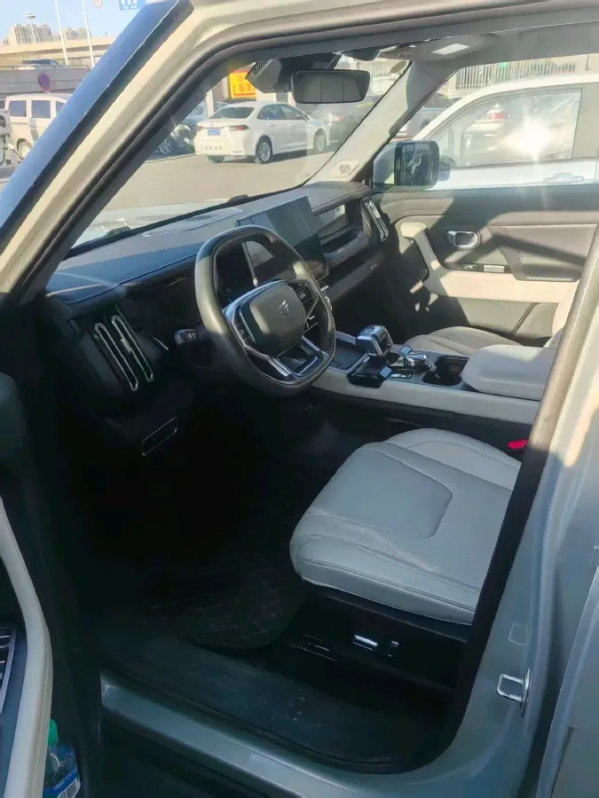 2025 MAXUS XinTu V70 2.0T 150HP L4 9AT,autocango,china used car exporter,china ev exporter,chinese used car exporter,chinese used ev exporter