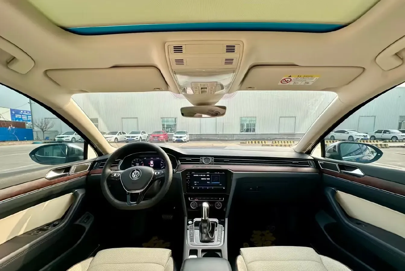 2018 Volkswagen Magotan 2.0T 220HP L4 7DCT,autocango,china used car exporter,china ev exporter,chinese used car exporter,chinese used ev exporter