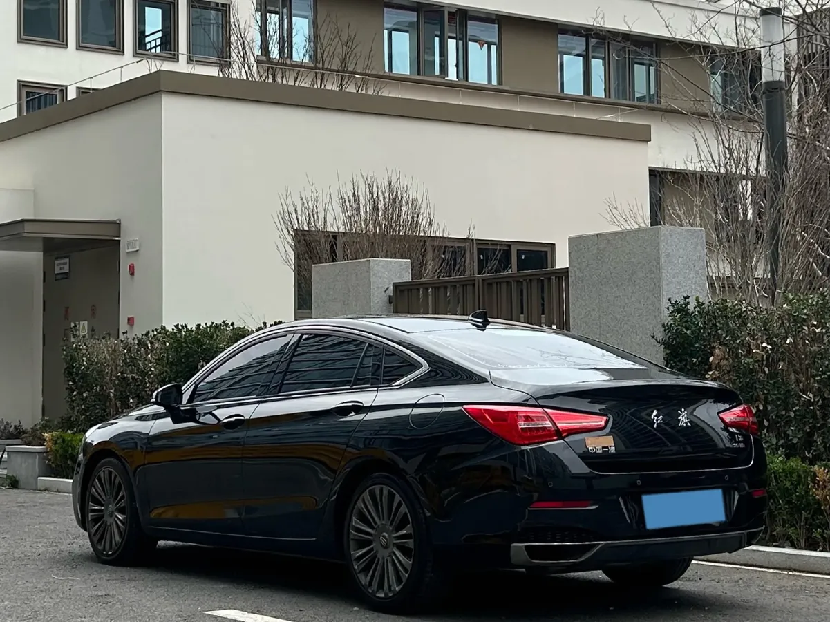 2020 HongQi H5 1.8T 197HP L4 6AT,autocango,china used car exporter,china ev exporter,chinese used car exporter,chinese used ev exporter