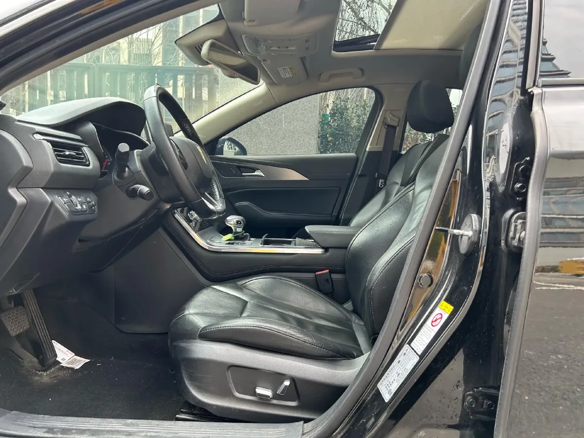 2020 HongQi H5 1.8T 197HP L4 6AT,autocango,china used car exporter,china ev exporter,chinese used car exporter,chinese used ev exporter