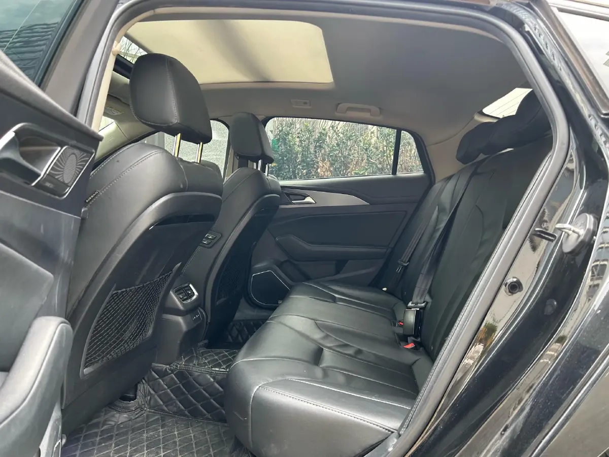 2020 HongQi H5 1.8T 197HP L4 6AT,autocango,china used car exporter,china ev exporter,chinese used car exporter,chinese used ev exporter