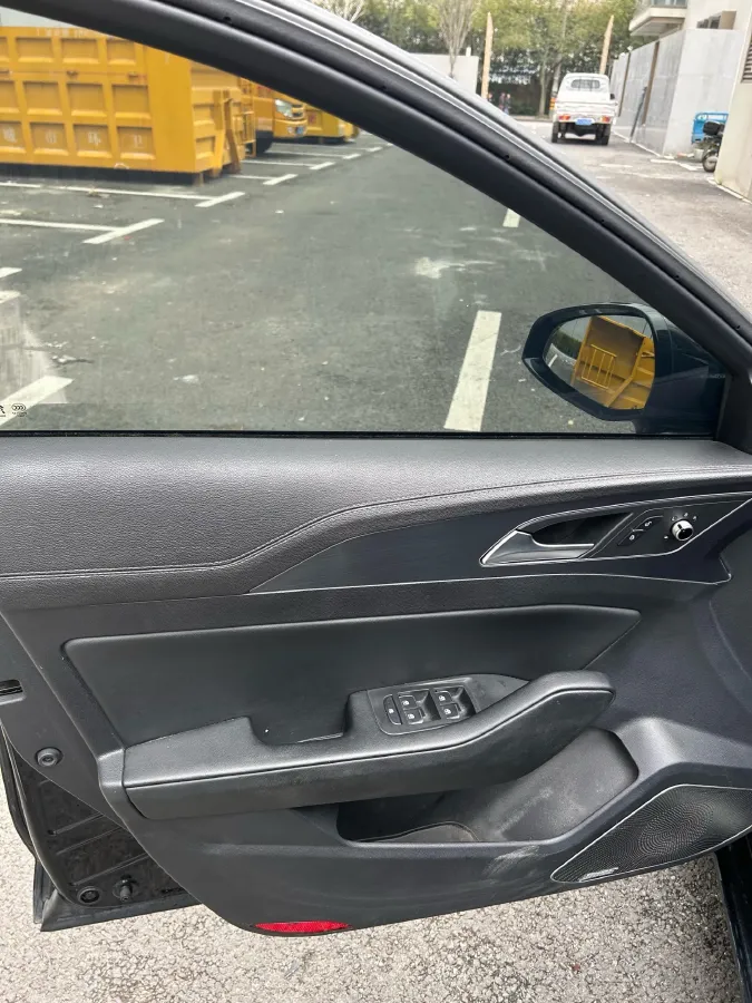 2020 HongQi H5 1.8T 197HP L4 6AT,autocango,china used car exporter,china ev exporter,chinese used car exporter,chinese used ev exporter