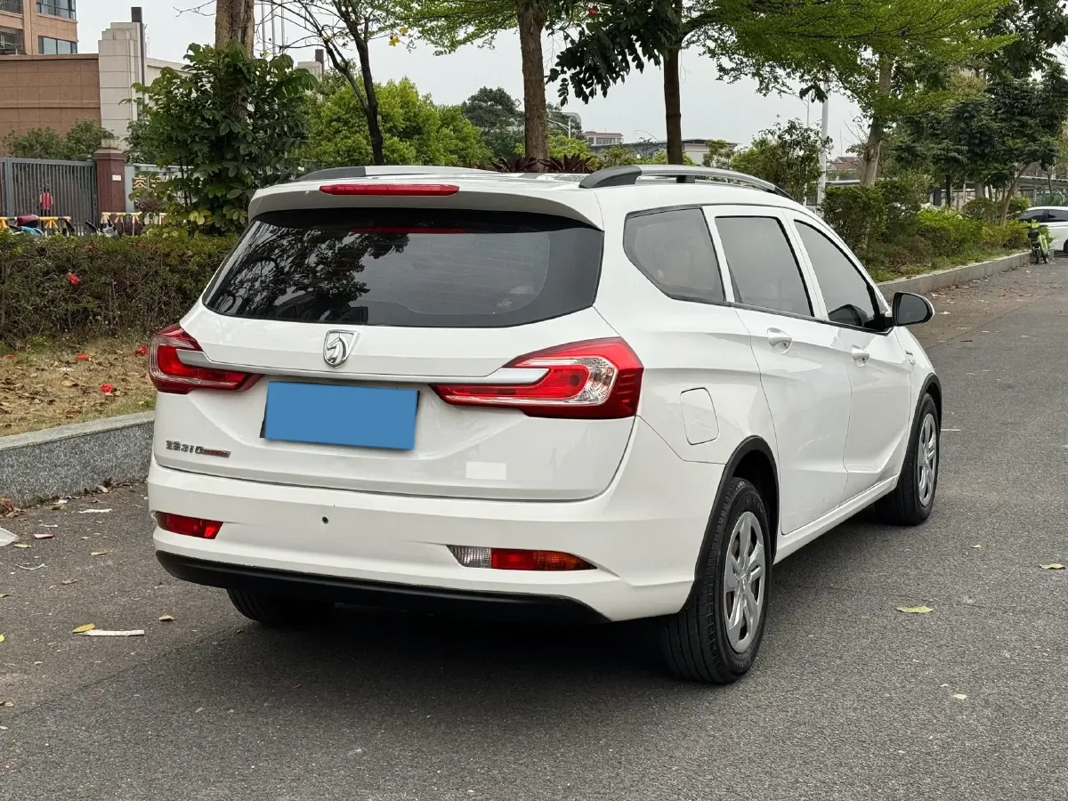 2017 BaoJun 310W 1.5L 112HP L4 6MT,autocango,china used car exporter,china ev exporter,chinese used car exporter,chinese used ev exporter