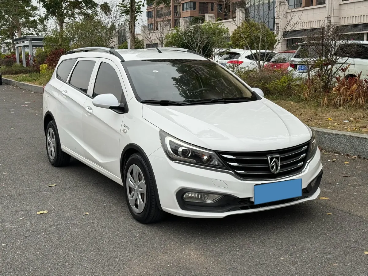 2017 BaoJun 310W 1.5L 112HP L4 6MT,autocango,china used car exporter,china ev exporter,chinese used car exporter,chinese used ev exporter