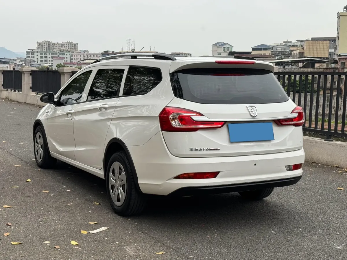 2017 BaoJun 310W 1.5L 112HP L4 6MT,autocango,china used car exporter,china ev exporter,chinese used car exporter,chinese used ev exporter