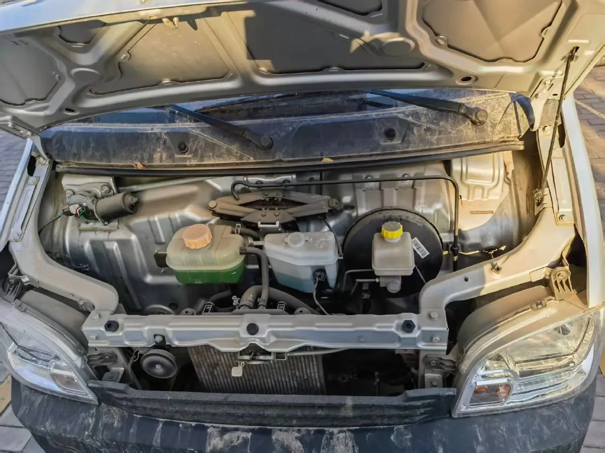 2020 WuLing ZhiGuang 1.2L 76HP L4 5MT,autocango,china used car exporter,china ev exporter,chinese used car exporter,chinese used ev exporter