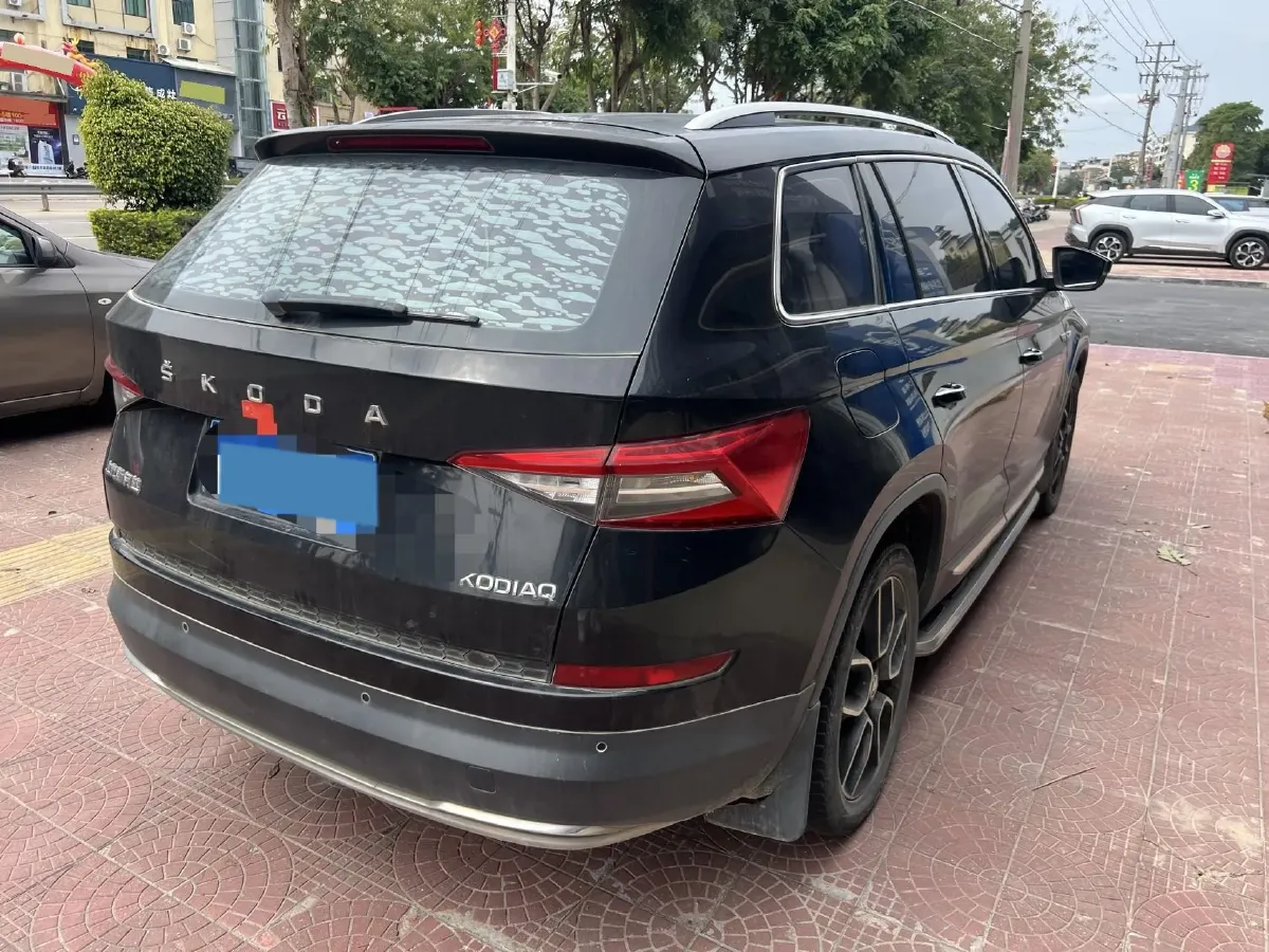 2017 Skoda Kodiak 1.8T 180HP L4 7DCT,autocango,china used car exporter,china ev exporter,chinese used car exporter,chinese used ev exporter