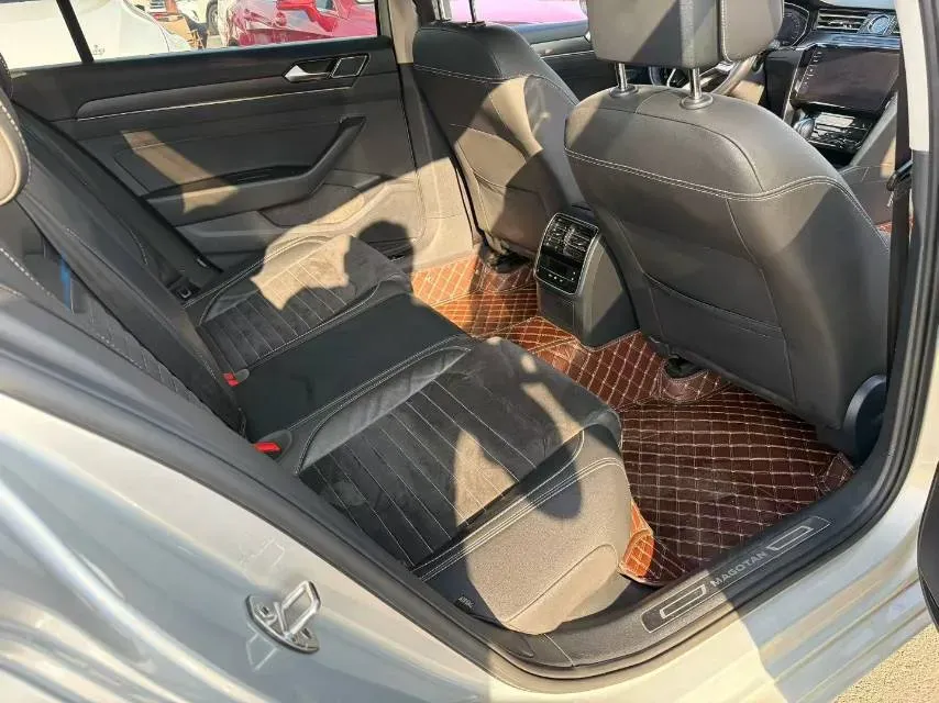 2020 Volkswagen Magotan 2.0T 220HP L4 7DCT,autocango,china used car exporter,china ev exporter,chinese used car exporter,chinese used ev exporter