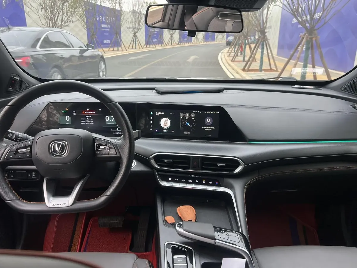 2022 ChangAn UNI-T 1.5T 188HP L4 7DCT,autocango,china used car exporter,china ev exporter,chinese used car exporter,chinese used ev exporter