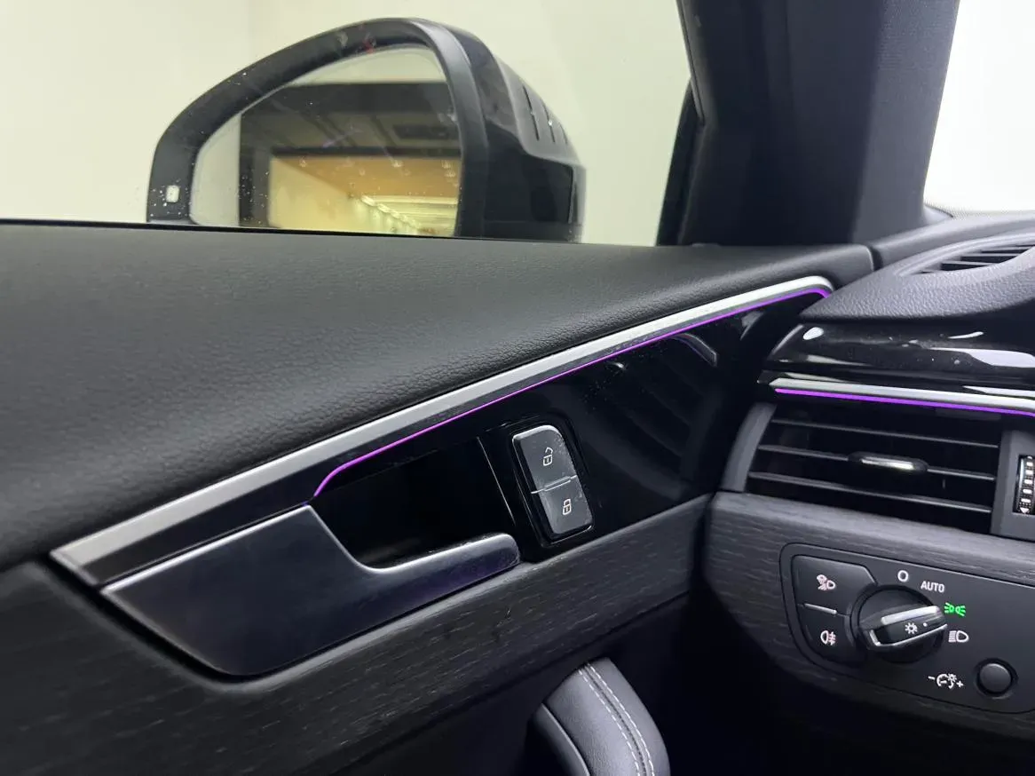 2024 Audi A4L 2.0T 190HP L4 7DCT,autocango,china used car exporter,china ev exporter,chinese used car exporter,chinese used ev exporter