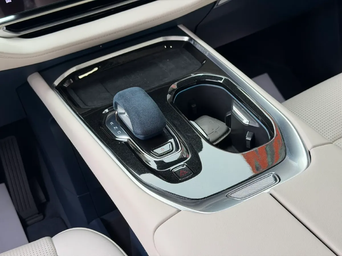 2024 Zeekr 009 BEV 108KWH,autocango,china used car exporter,china ev exporter,chinese used car exporter,chinese used ev exporter