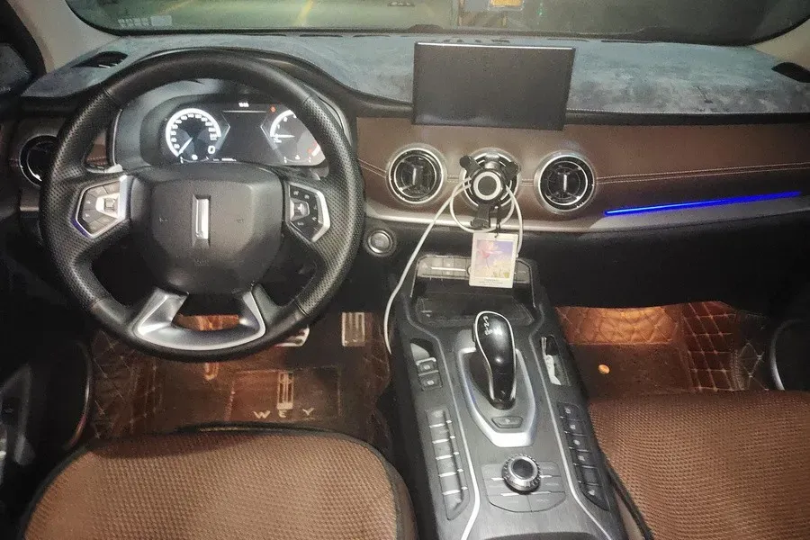 2018 WEY VV6 2.0T 197HP L4 7DCT,autocango,china used car exporter,china ev exporter,chinese used car exporter,chinese used ev exporter