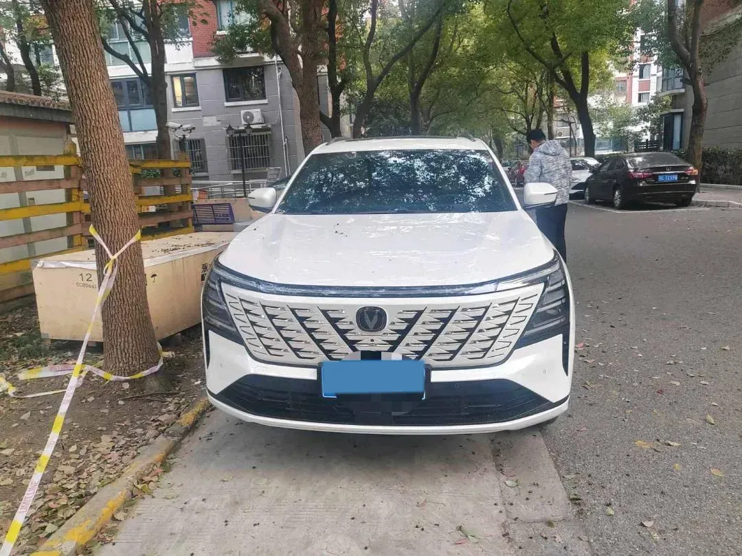 2025 ChangAn CS75 Plus 2.0T 233HP L4 8AT,autocango,china used car exporter,china ev exporter,chinese used car exporter,chinese used ev exporter