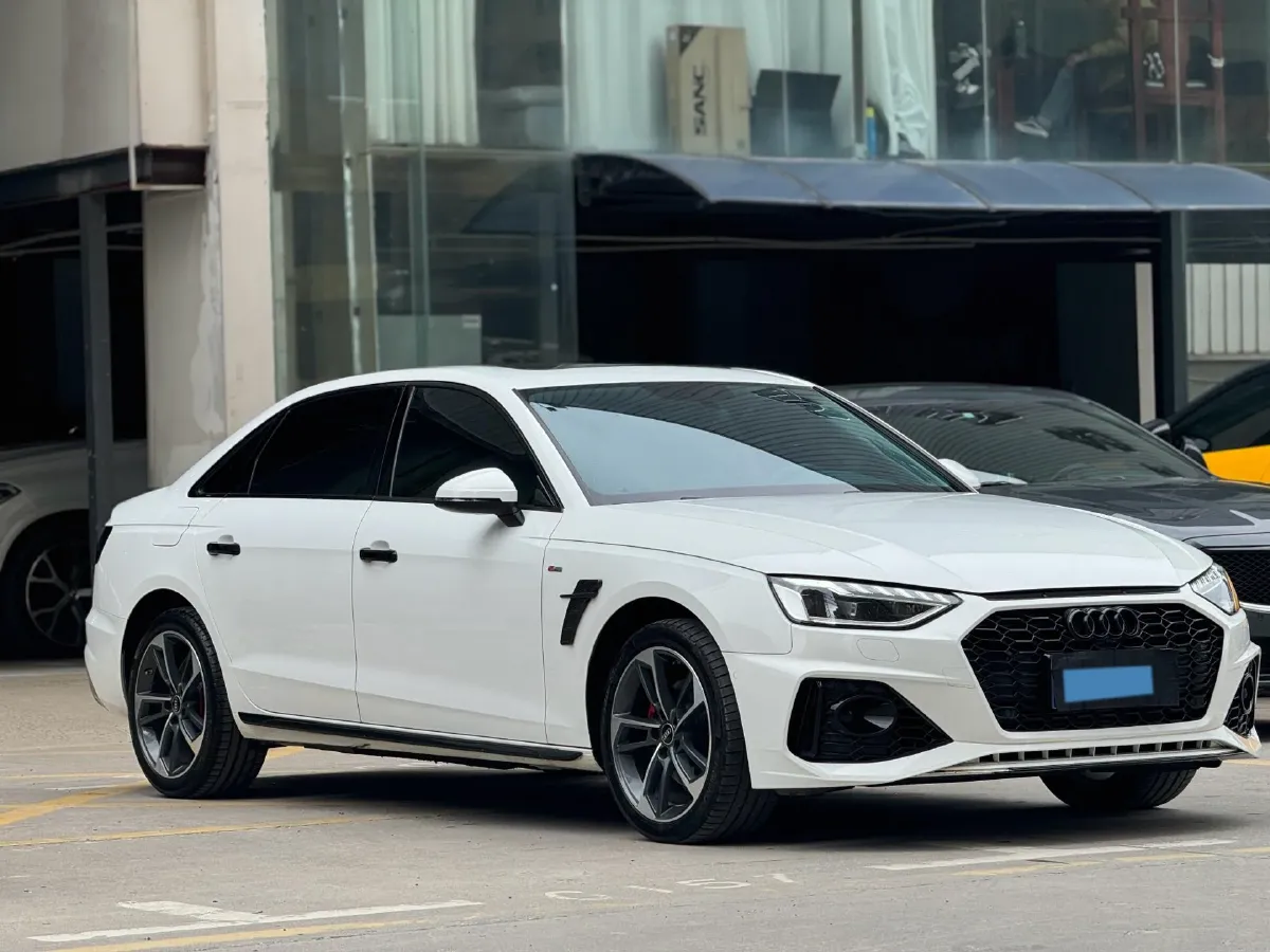 2022 Audi A4L 2.0T 190HP L4 7DCT,autocango,china used car exporter,china ev exporter,chinese used car exporter,chinese used ev exporter