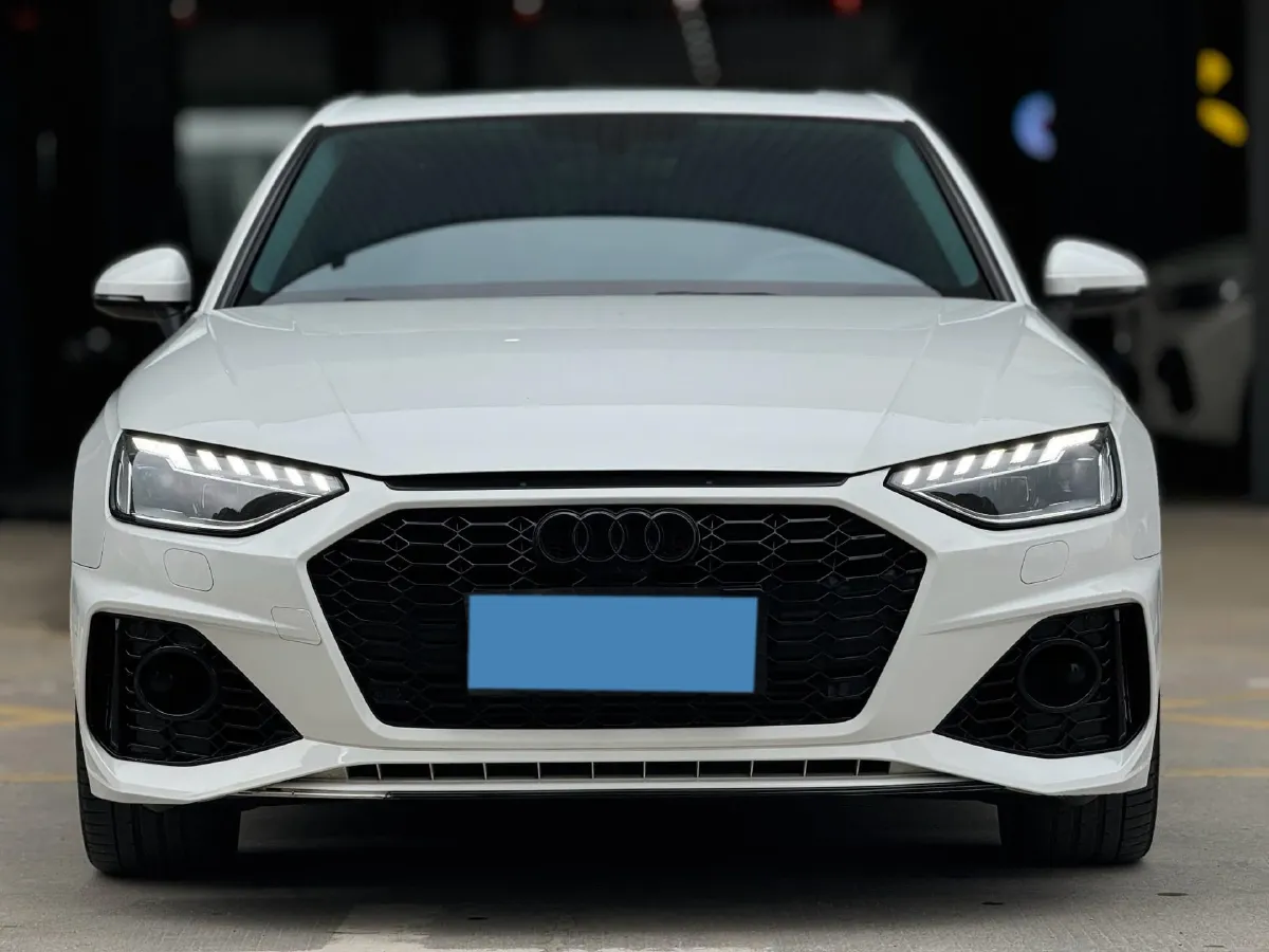2022 Audi A4L 2.0T 190HP L4 7DCT,autocango,china used car exporter,china ev exporter,chinese used car exporter,chinese used ev exporter