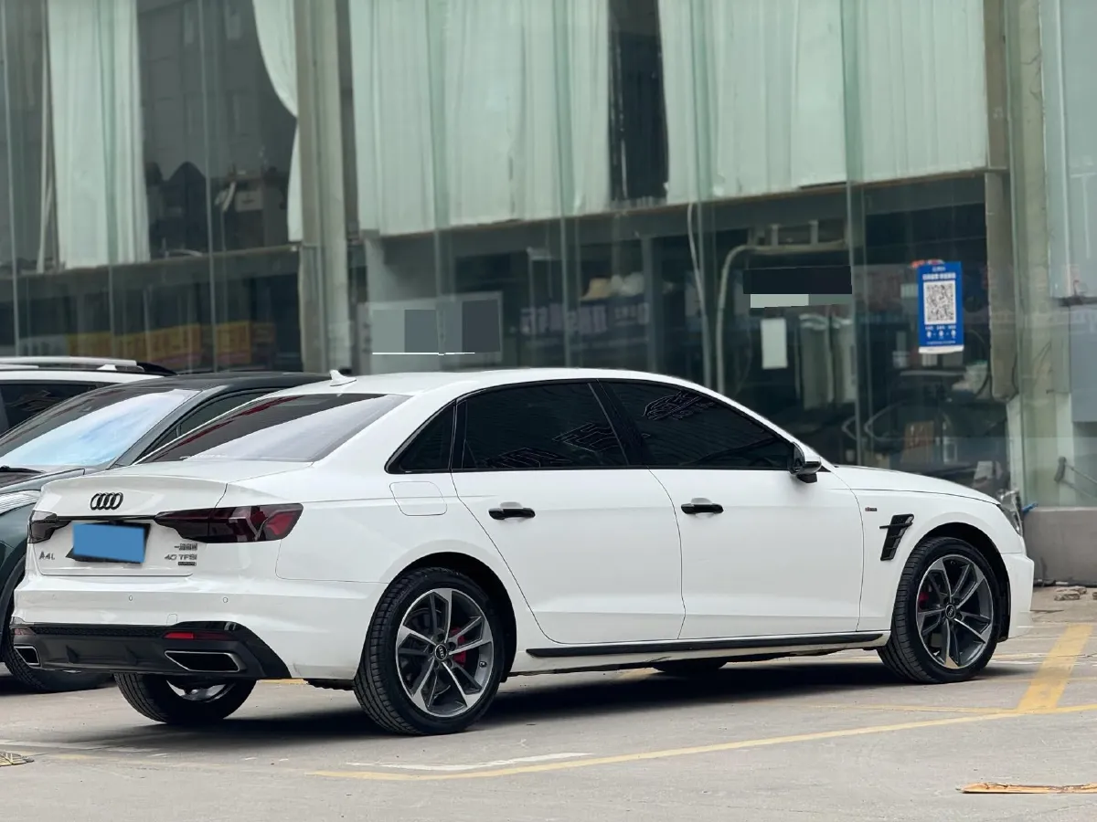 2022 Audi A4L 2.0T 190HP L4 7DCT,autocango,china used car exporter,china ev exporter,chinese used car exporter,chinese used ev exporter