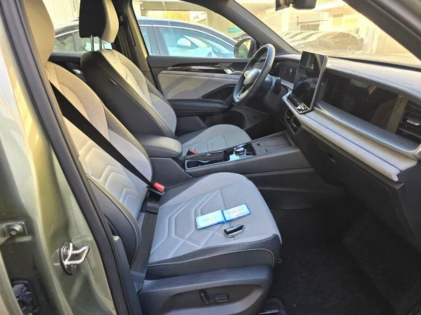 2025 Volkswagen Tayron 2.0T 220HP L4 7DCT,autocango,china used car exporter,china ev exporter,chinese used car exporter,chinese used ev exporter