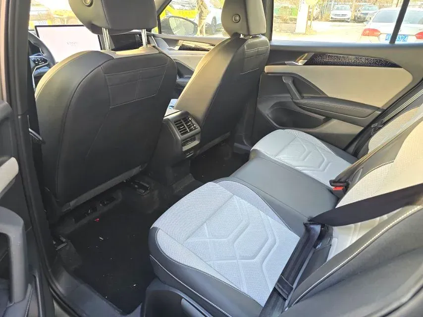 2025 Volkswagen Tayron 2.0T 220HP L4 7DCT,autocango,china used car exporter,china ev exporter,chinese used car exporter,chinese used ev exporter