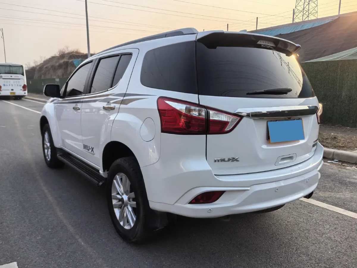 2018 Isuzu Mu-X 1.9T 163HP L4 6AT,autocango,china used car exporter,china ev exporter,chinese used car exporter,chinese used ev exporter