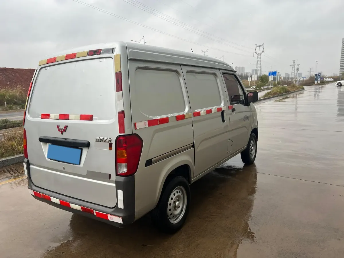 2019 WuLing RongGuang 1.2L 82HP L4 5MT,autocango,china used car exporter,china ev exporter,chinese used car exporter,chinese used ev exporter