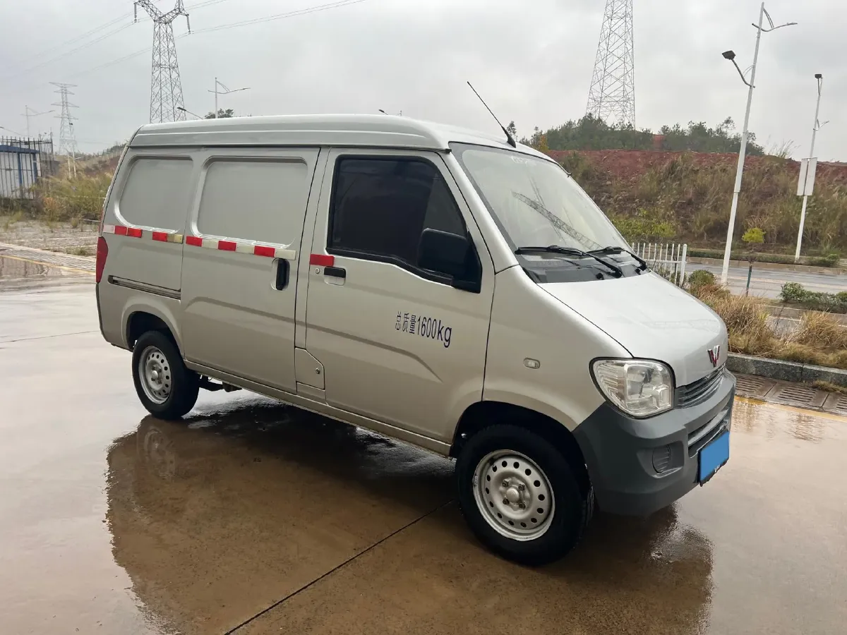 2019 WuLing RongGuang 1.2L 82HP L4 5MT,autocango,china used car exporter,china ev exporter,chinese used car exporter,chinese used ev exporter