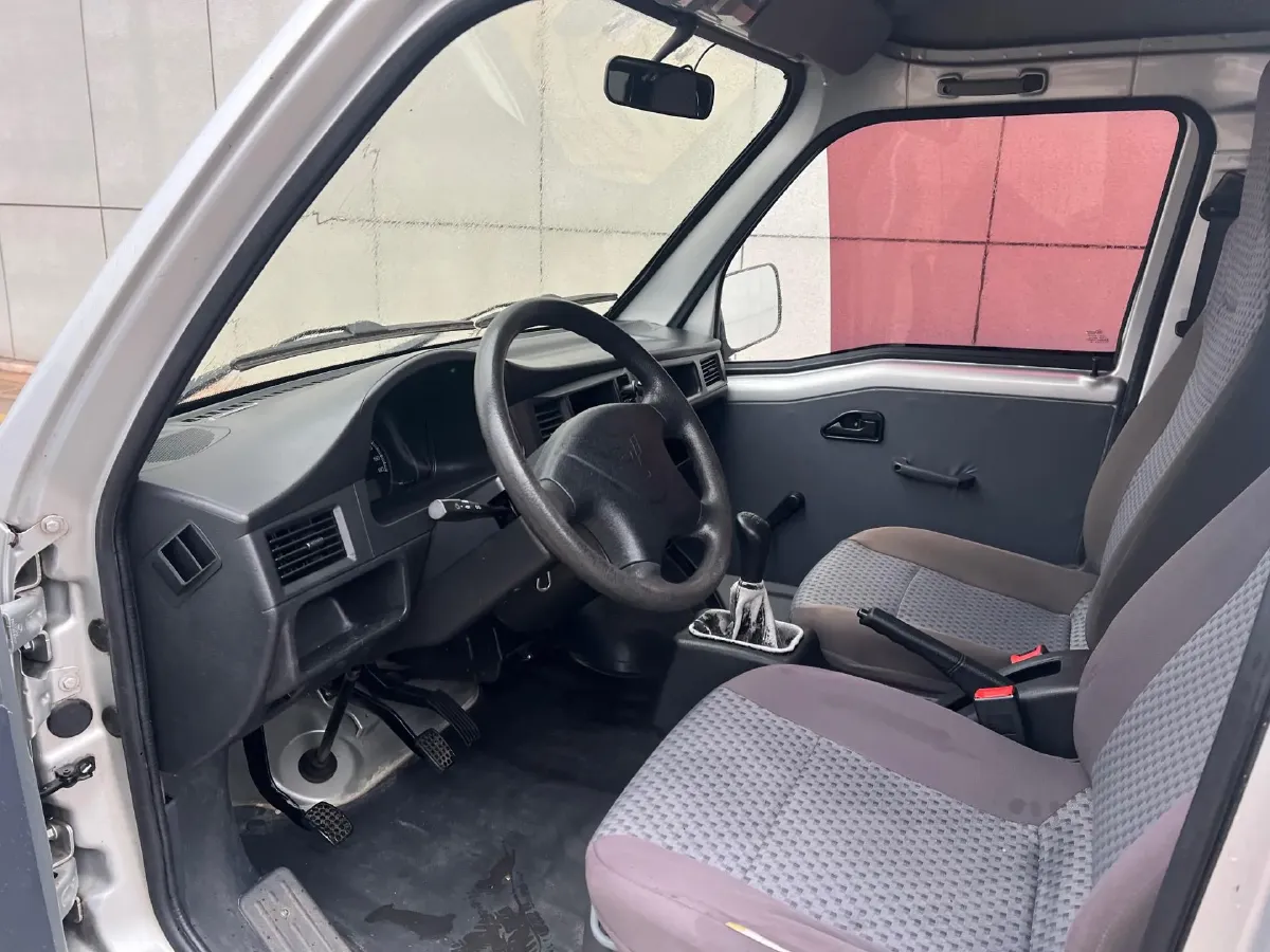 2019 WuLing RongGuang 1.2L 82HP L4 5MT,autocango,china used car exporter,china ev exporter,chinese used car exporter,chinese used ev exporter