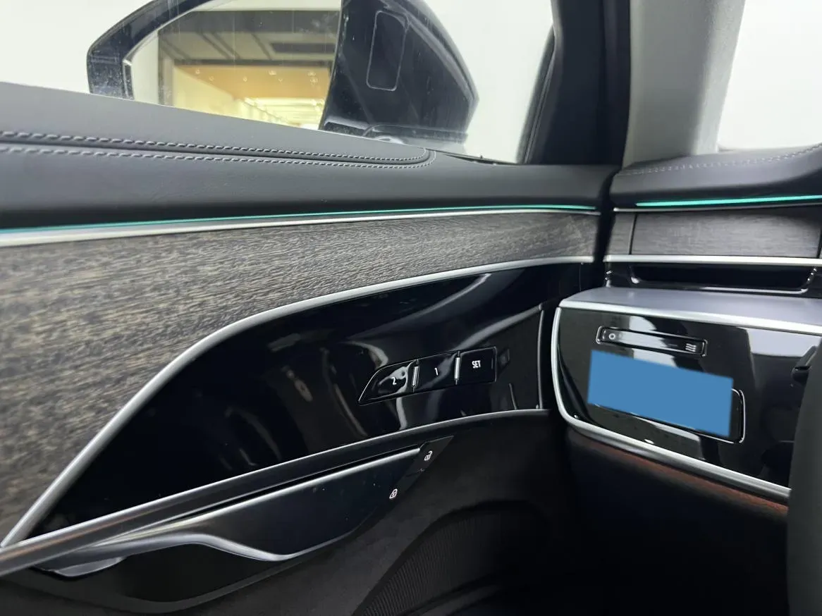 2026 Audi A8 3.0T 340HP V6 8AT,autocango,china used car exporter,china ev exporter,chinese used car exporter,chinese used ev exporter