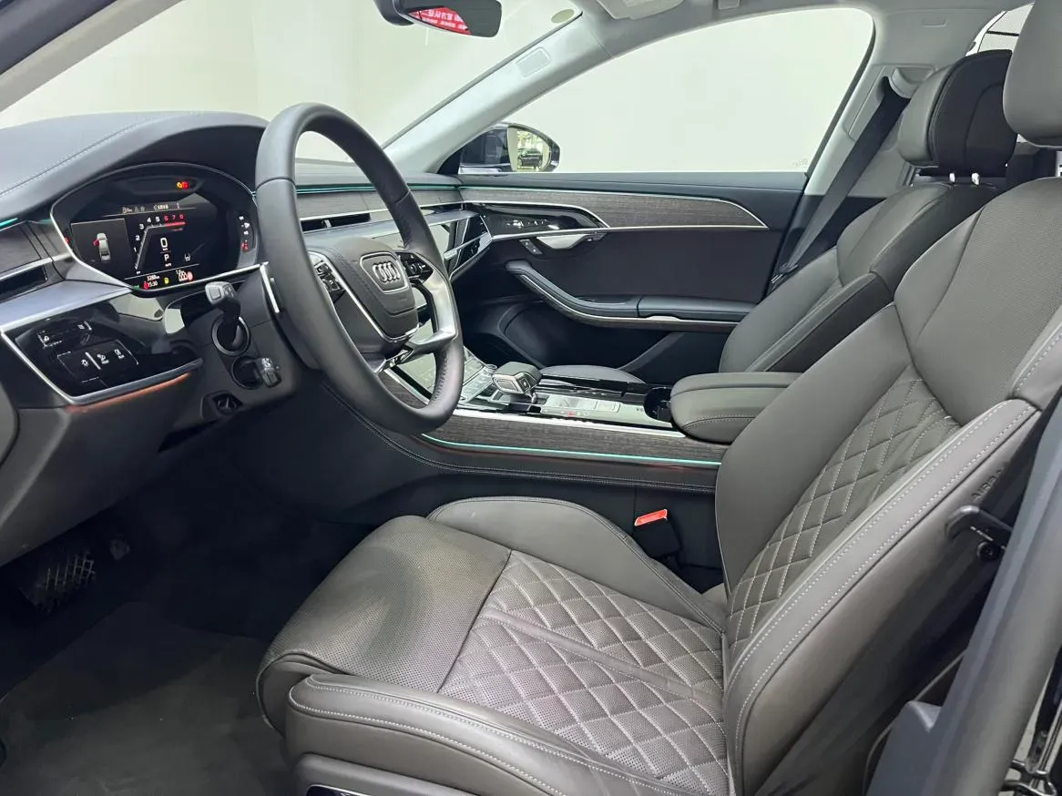 2026 Audi A8 3.0T 340HP V6 8AT,autocango,china used car exporter,china ev exporter,chinese used car exporter,chinese used ev exporter