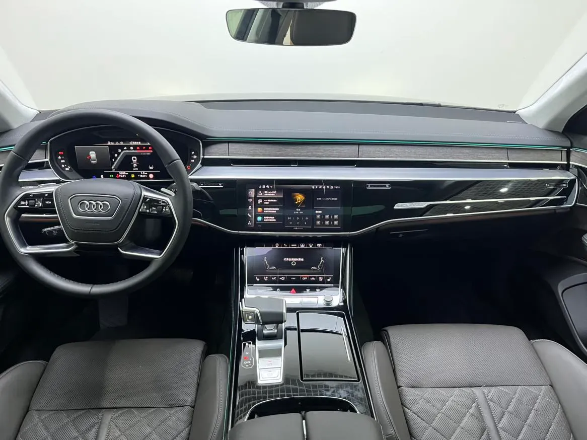 2026 Audi A8 3.0T 340HP V6 8AT,autocango,china used car exporter,china ev exporter,chinese used car exporter,chinese used ev exporter