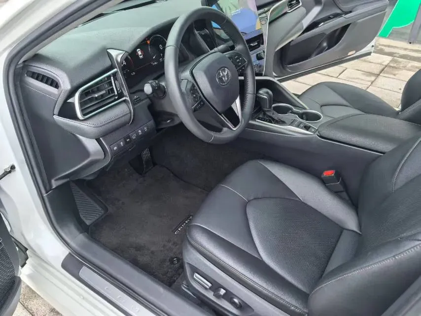 2021 Toyota Camry 2.5L 209HP L4 8AT,autocango,china used car exporter,china ev exporter,chinese used car exporter,chinese used ev exporter